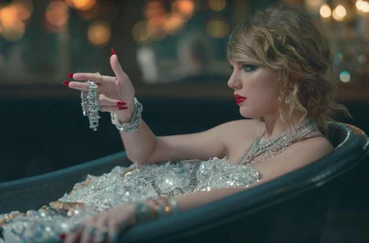 5 Things You Probably Missed in Taylor Swift's New Video Clip-ESTHER & CO.