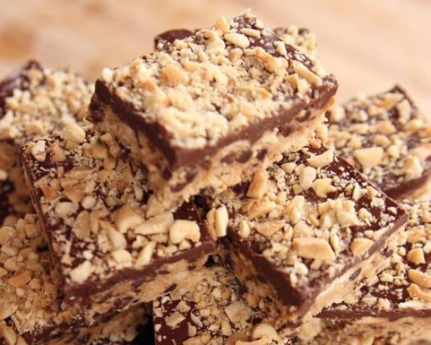 NO-BAKE CHOCOLATE PEANUT BUTTER BARS-ESTHER & CO.