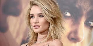 rosie huntington-whiteley gives the perfect example of how to fly in style-ESTHER & CO.